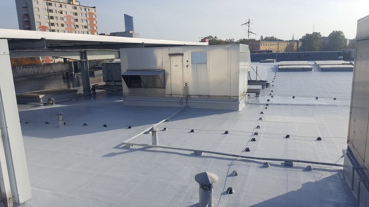 CH Borek Wroclaw naprawa dachu Hyperdesmo