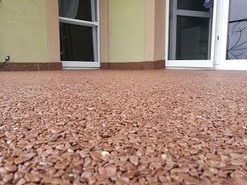 Kamienny dywan w systemie żywic poliuretanowych Hyperdesmo